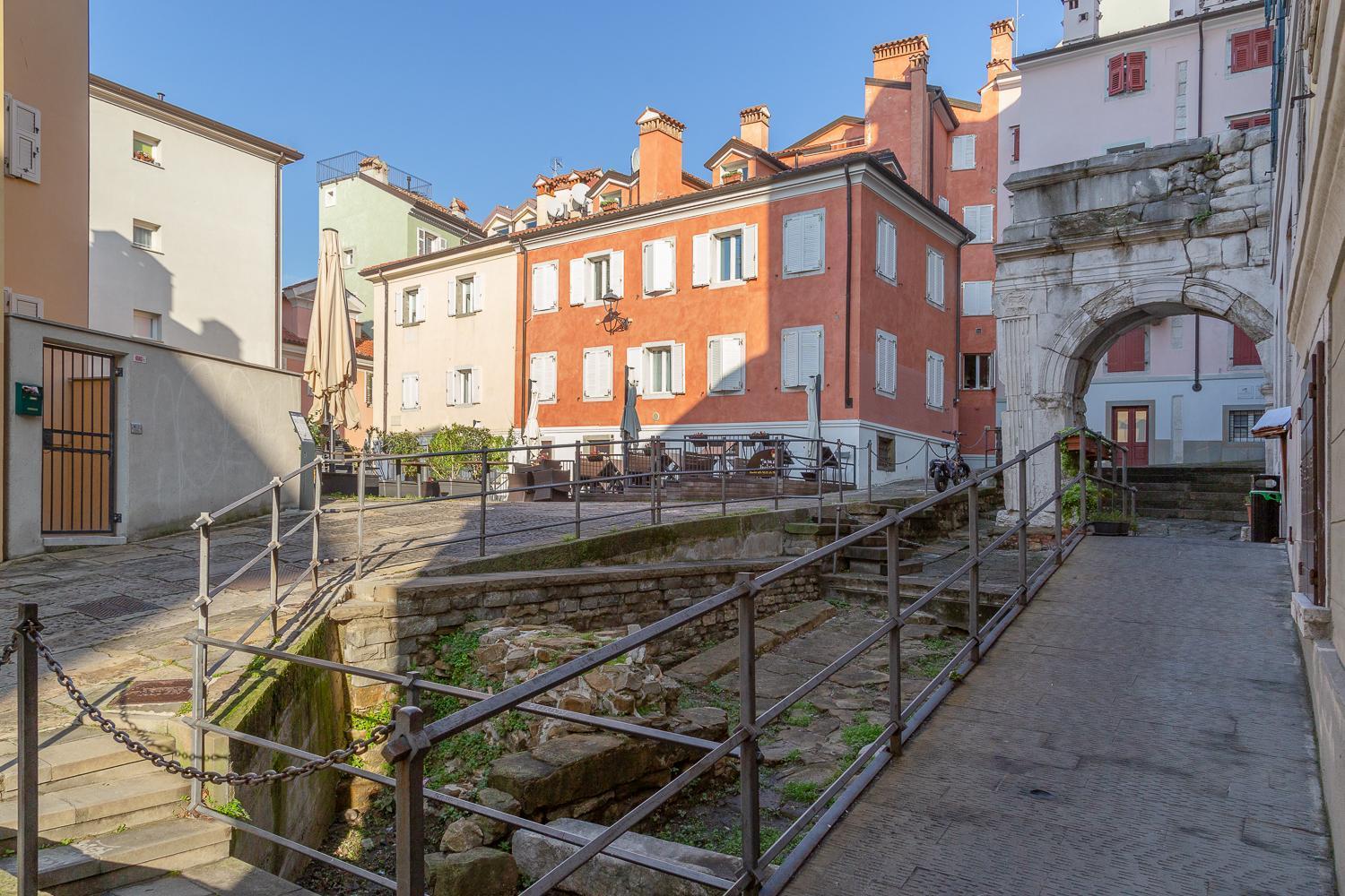 Casa Vacanze Penelope In Centro Storico Трієст Екстер'єр фото